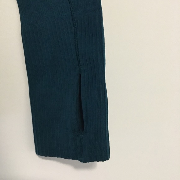 EUC Lululemon Teal Long Sleeve Size 4 - Picture 4 of 4